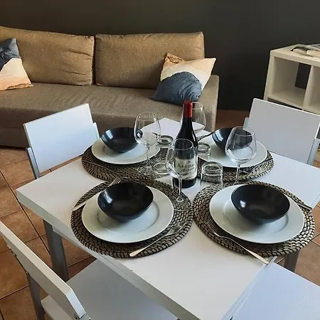 J & D House アルバ