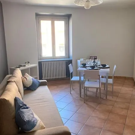 Апартаменты J & D House *